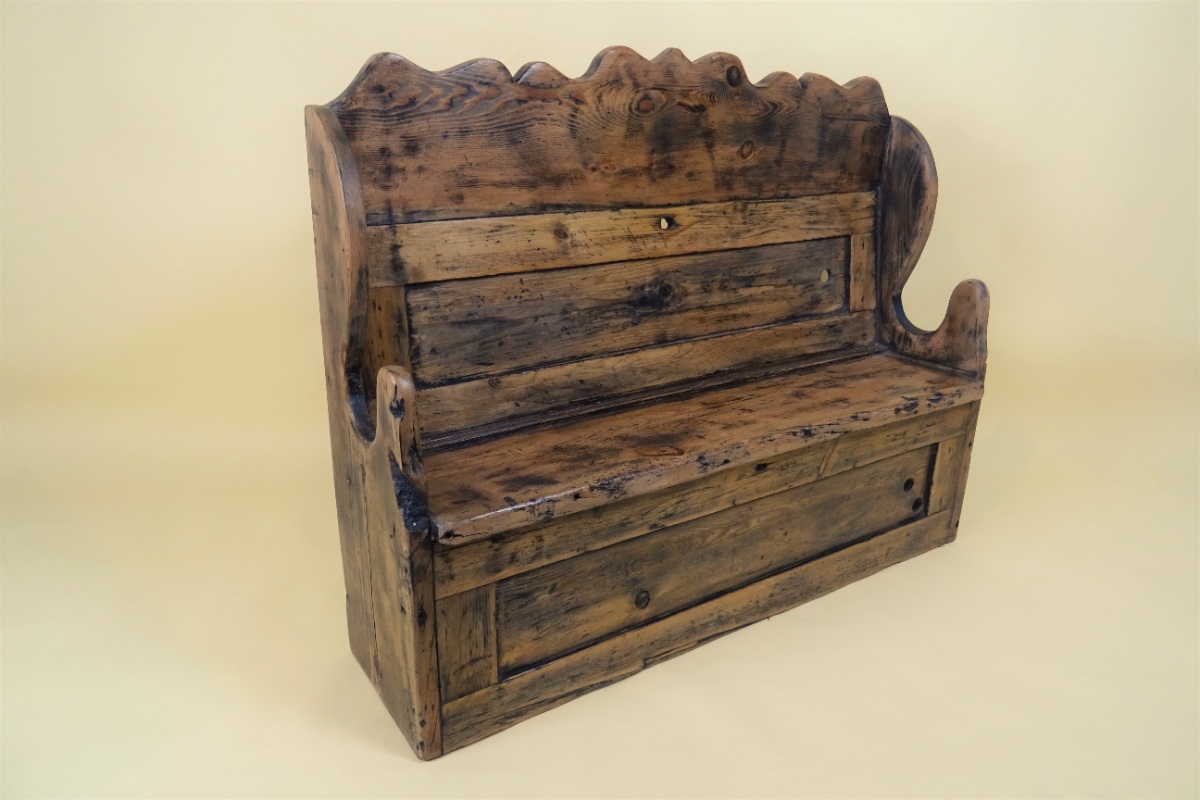 Antique Child’s Settle Chair (3).JPG